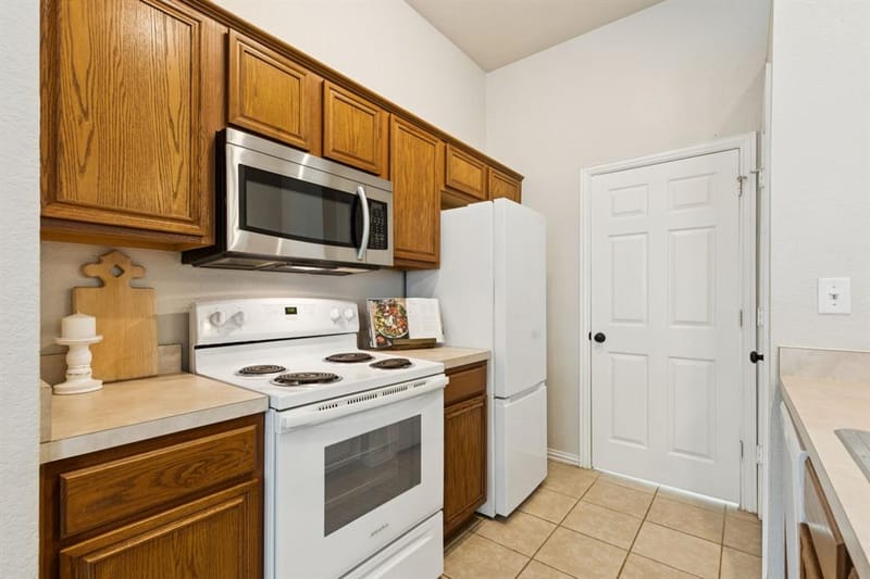 1425 Devonshire Drive, Providence Village TX 76227 - Photo 9