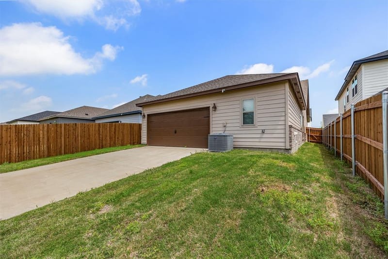 641 The Cottages Drive, Godley TX 76044 - Photo 37
