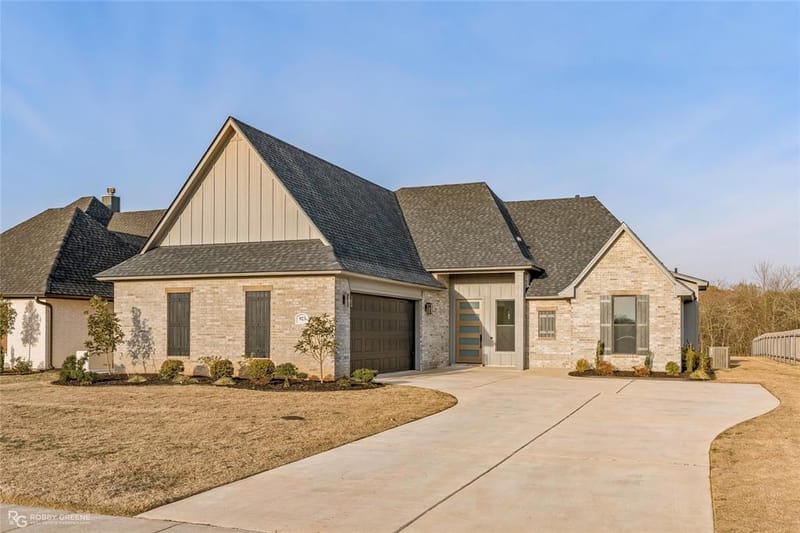 923 Chisolm Trail, Bossier City LA 71111