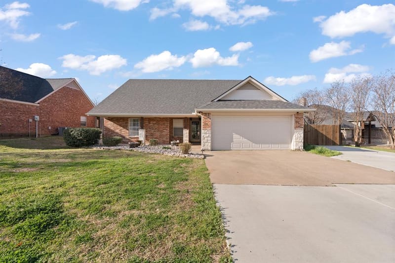 529 Mckittrick Court, Godley TX 76044 - Photo 2