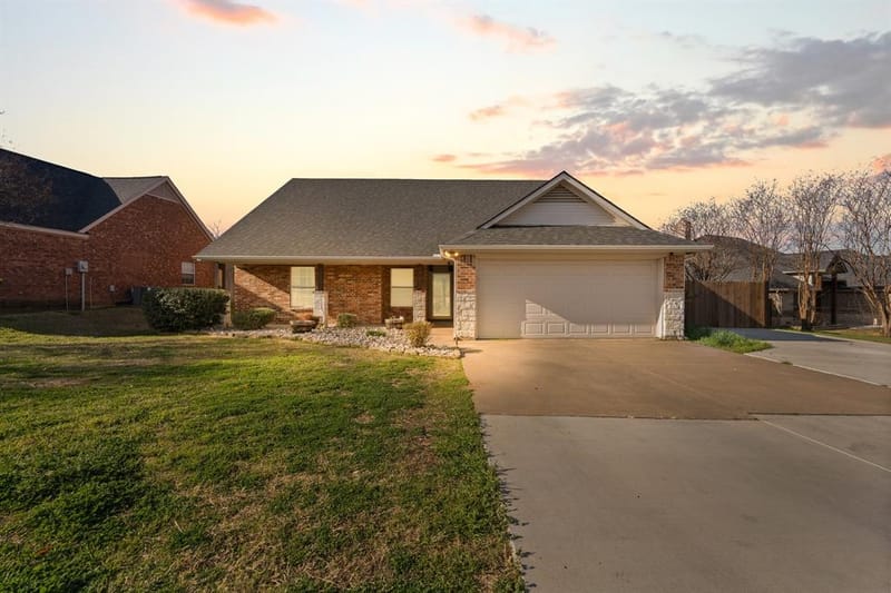 529 Mckittrick Court, Godley TX 76044