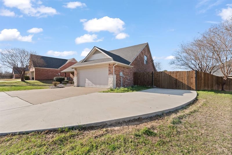529 Mckittrick Court, Godley TX 76044 - Photo 33