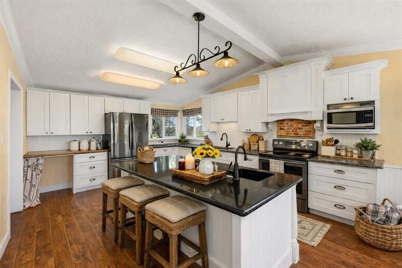 1050 Stadium Drive, Joshua TX 76058 - Photo 7