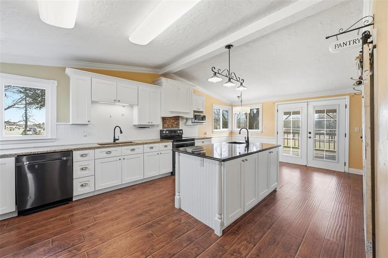 1050 Stadium Drive, Joshua TX 76058 - Photo 18