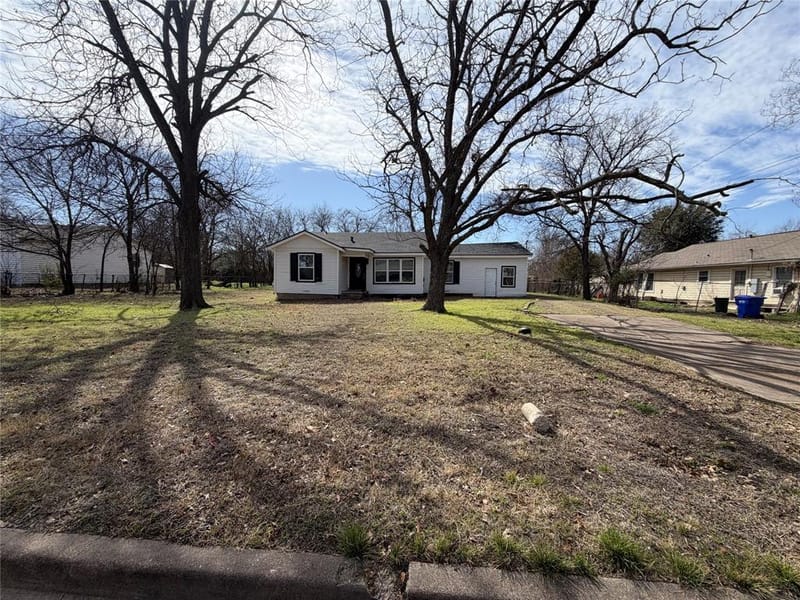 1613 Lexington Street, Waco TX 76711 - Photo 2