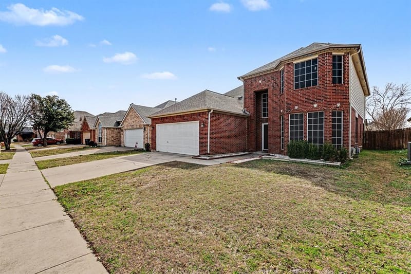 4616 Parkmount Drive, Fort Worth TX 76137 - Photo 2