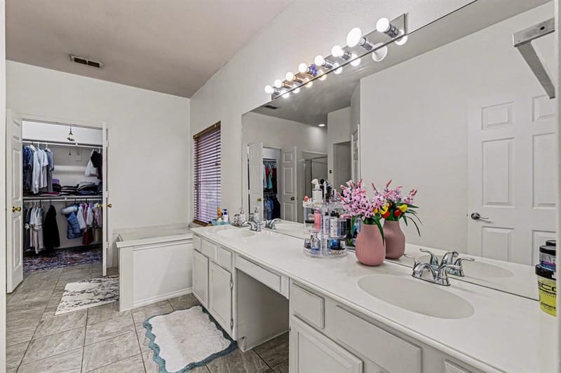4616 Parkmount Drive, Fort Worth TX 76137 - Photo 14