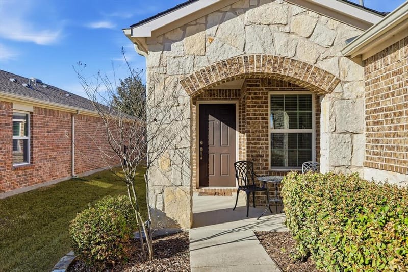 3060 Oyster Bay Drive, Frisco TX 75036 - Photo 2