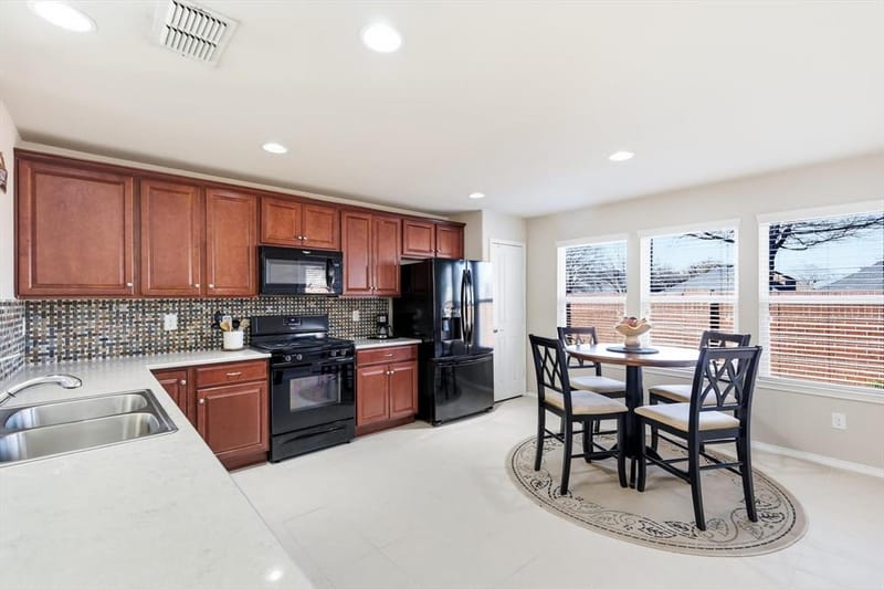 3060 Oyster Bay Drive, Frisco TX 75036 - Photo 3