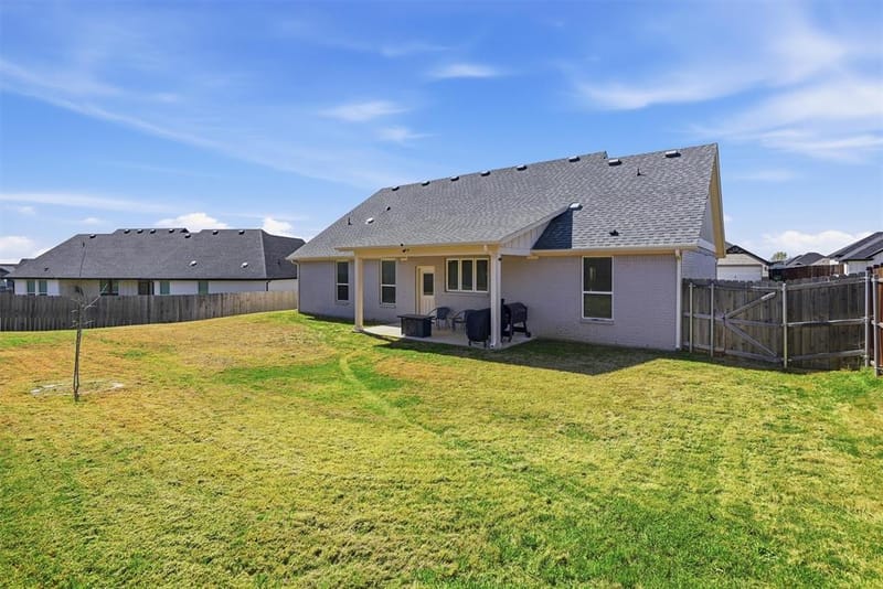 4004 Gallivant Drive, Granbury TX 76049 - Photo 24
