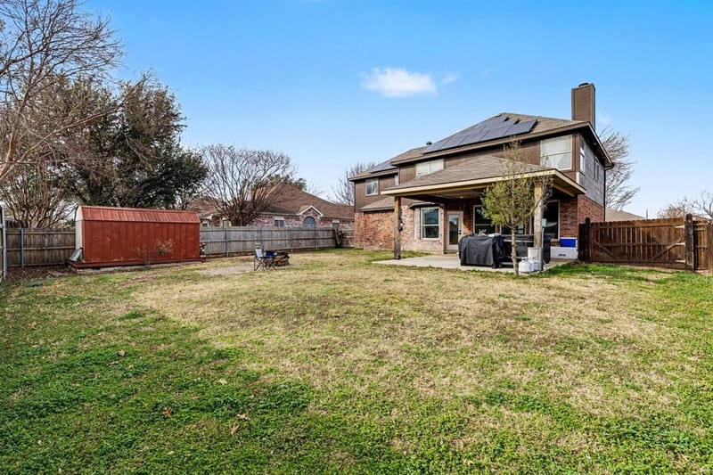 6715 Canyon Creek Drive, Arlington TX 76001 - Photo 13
