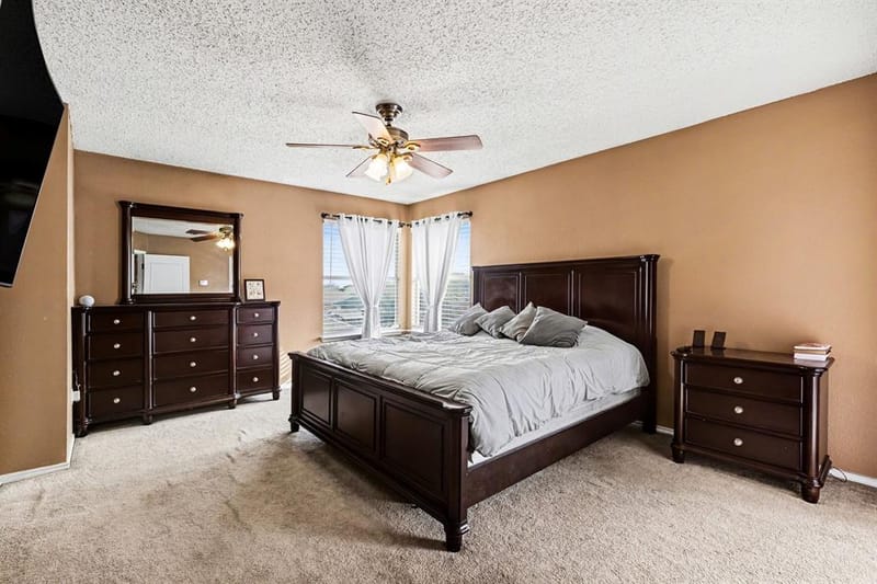 6715 Canyon Creek Drive, Arlington TX 76001 - Photo 9