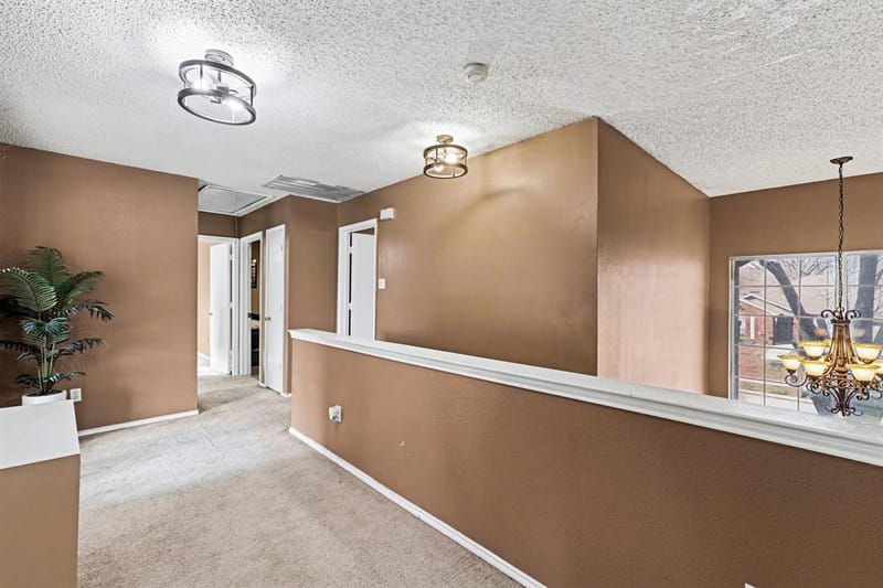 6715 Canyon Creek Drive, Arlington TX 76001 - Photo 8