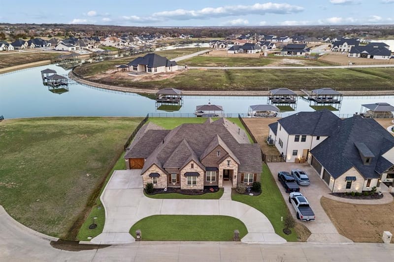 5925 Thurmond Sail Court, Fort Worth TX 76179 - Photo 2