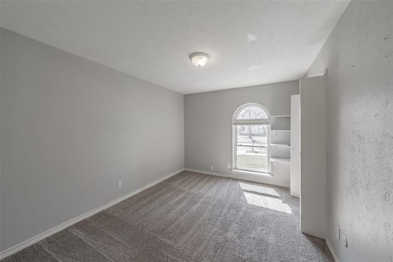 714 Woodlawn Lane, Grand Prairie TX 75052 - Photo 13