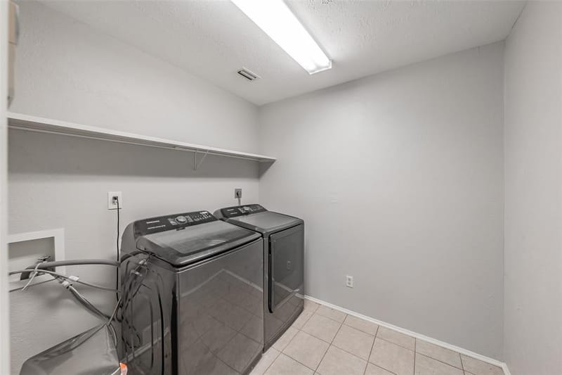 714 Woodlawn Lane, Grand Prairie TX 75052 - Photo 12