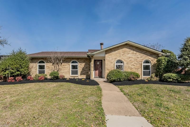 714 Woodlawn Lane, Grand Prairie TX 75052