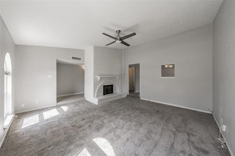 714 Woodlawn Lane, Grand Prairie TX 75052 - Photo 5