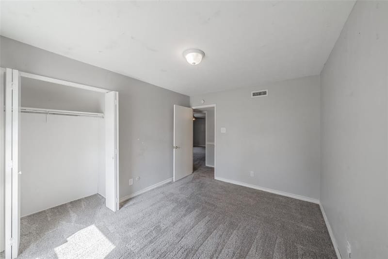 714 Woodlawn Lane, Grand Prairie TX 75052 - Photo 15