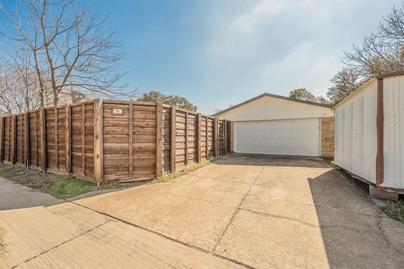 714 Woodlawn Lane, Grand Prairie TX 75052 - Photo 25
