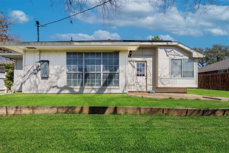 709 Raywood Drive, Grand Prairie TX 75052 - Photo 17