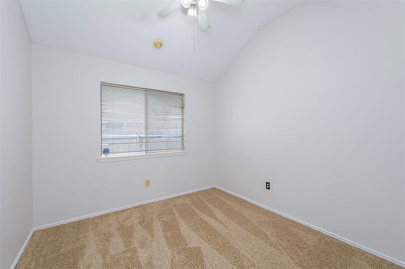 709 Raywood Drive, Grand Prairie TX 75052 - Photo 10