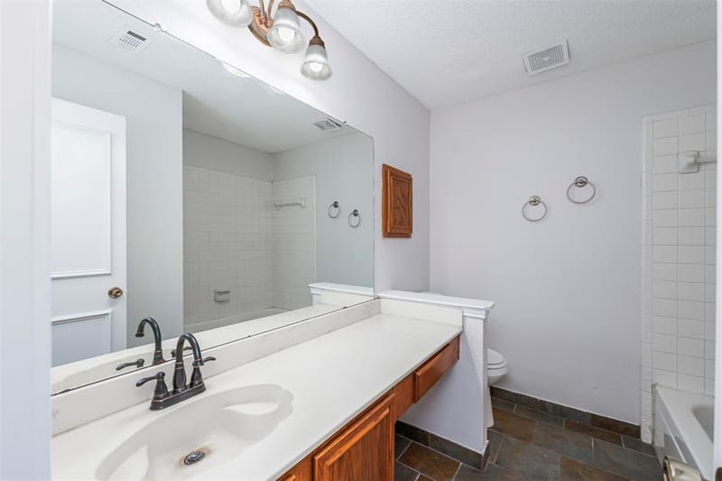 709 Raywood Drive, Grand Prairie TX 75052 - Photo 11