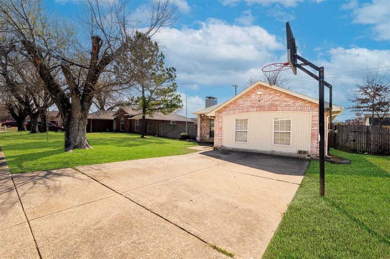 709 Raywood Drive, Grand Prairie TX 75052 - Photo 19