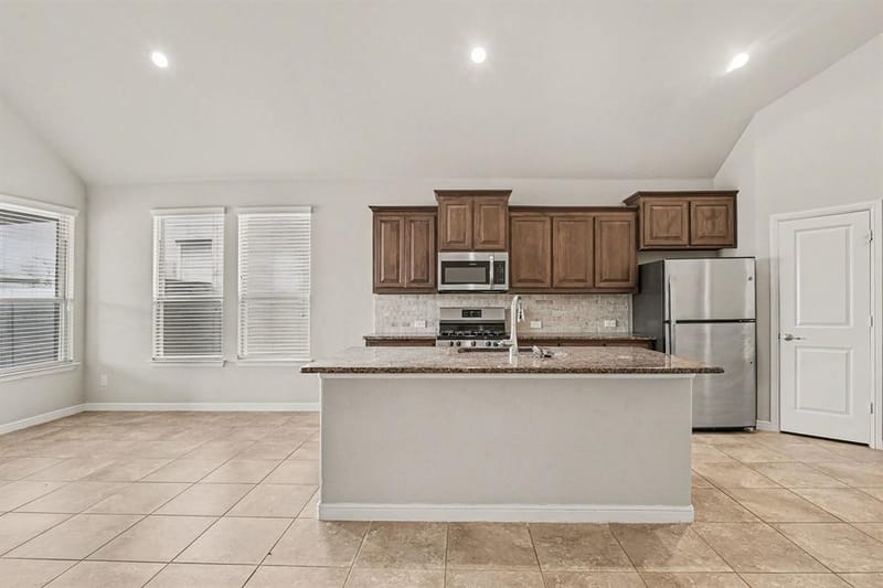 905 Falcon Road, Argyle TX 76226 - Photo 8