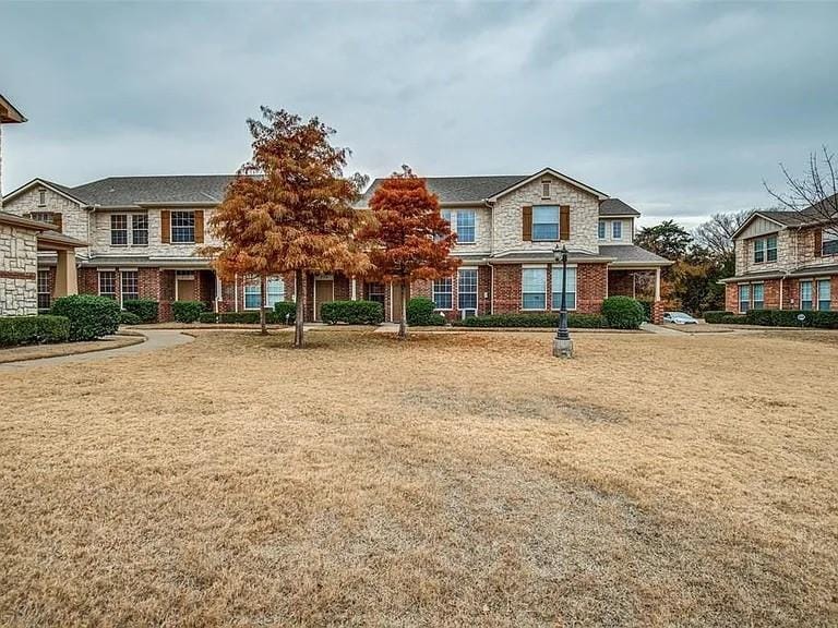 2742 Olympic Park Drive, Grand Prairie TX 75050 - Photo 2