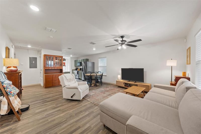 1124 N 13th Street, Waco TX 76707 - Photo 6