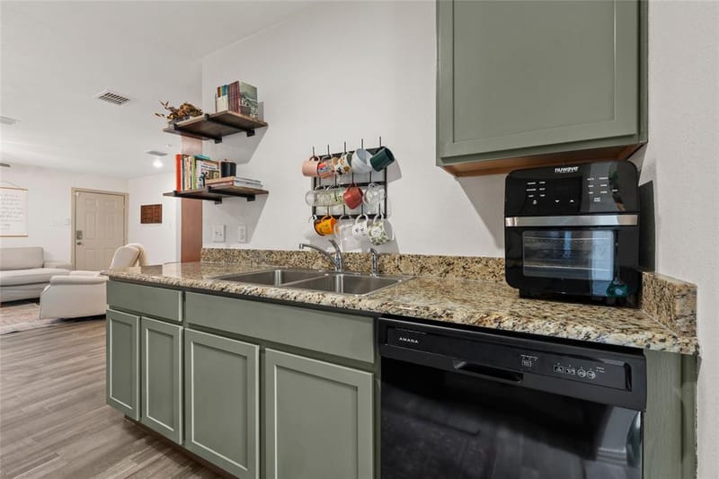 1124 N 13th Street, Waco TX 76707 - Photo 8