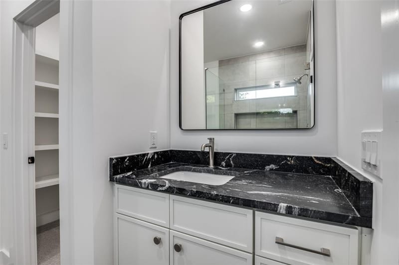 514 S Glasgow Drive, Dallas TX 75223 - Photo 23