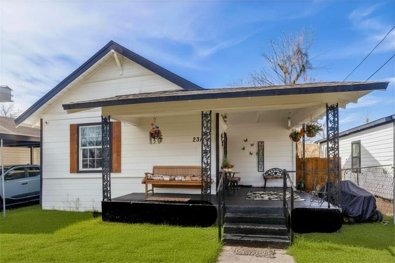 2317 Anderson Street, Dallas TX 75215