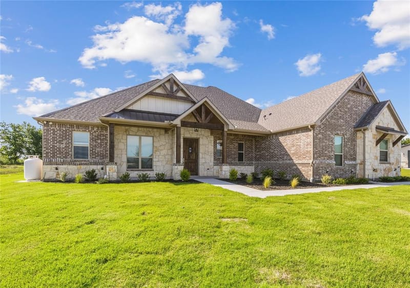 8400 Stallion Drive, Godley TX 76044 - Photo 2