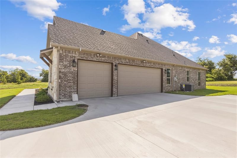8400 Stallion Drive, Godley TX 76044 - Photo 4