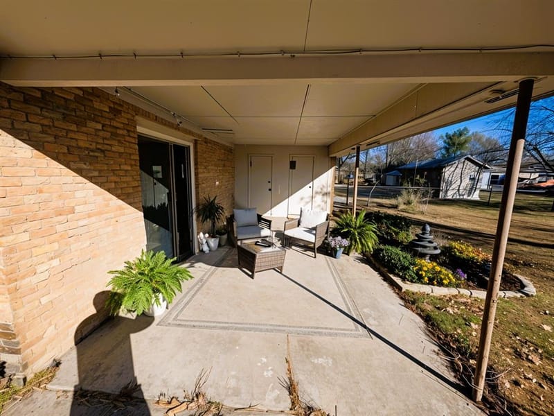 506 Meadow Drive, Gainesville TX 76240 - Photo 8