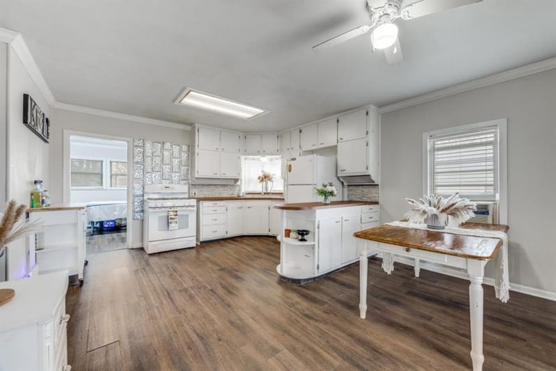 308 N Bois D Arc Street, Savoy TX 75479 - Photo 5