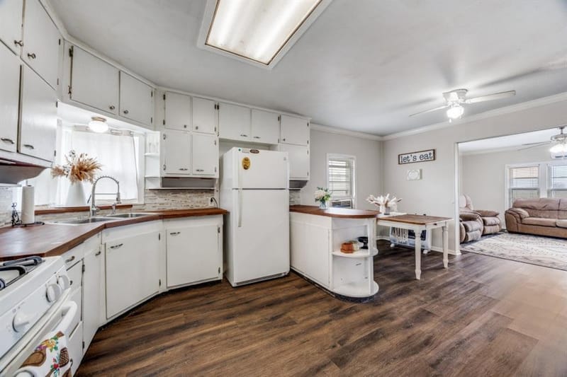 308 N Bois D Arc Street, Savoy TX 75479 - Photo 4