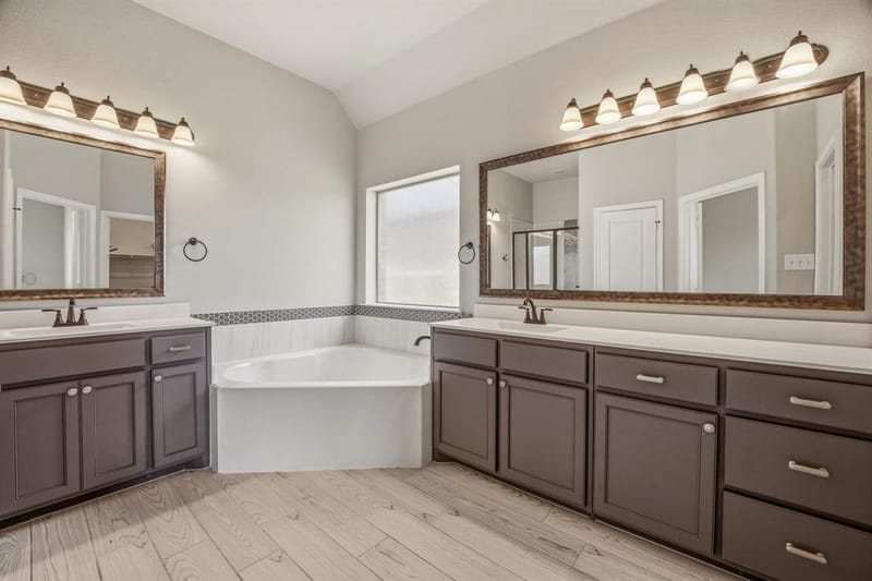 1038 Mickelson Drive, Granbury TX 76048 - Photo 27