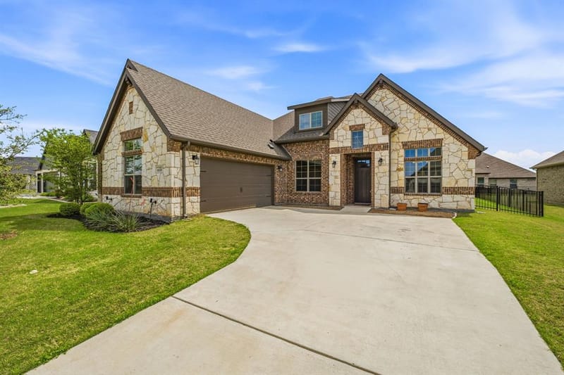 1038 Mickelson Drive, Granbury TX 76048