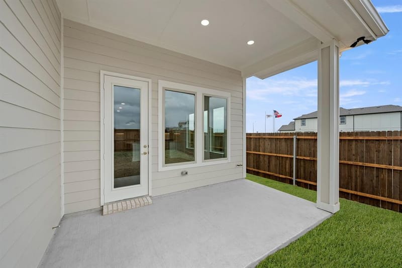 7424 Autumn Hill Drive, Denton TX 76249 - Photo 5