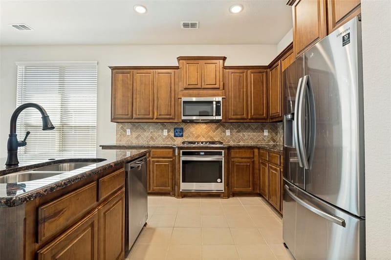 1812 Graham Way, Mansfield TX 76063 - Photo 4