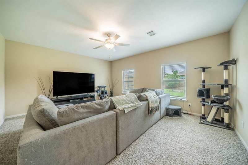 360 Ridgeland Oaks Drive, Fort Worth TX 76120 - Photo 2