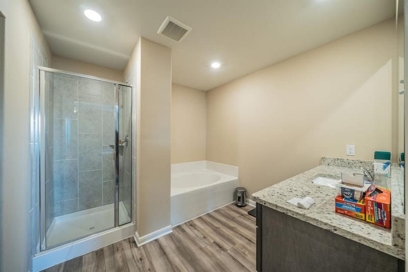 360 Ridgeland Oaks Drive, Fort Worth TX 76120 - Photo 12
