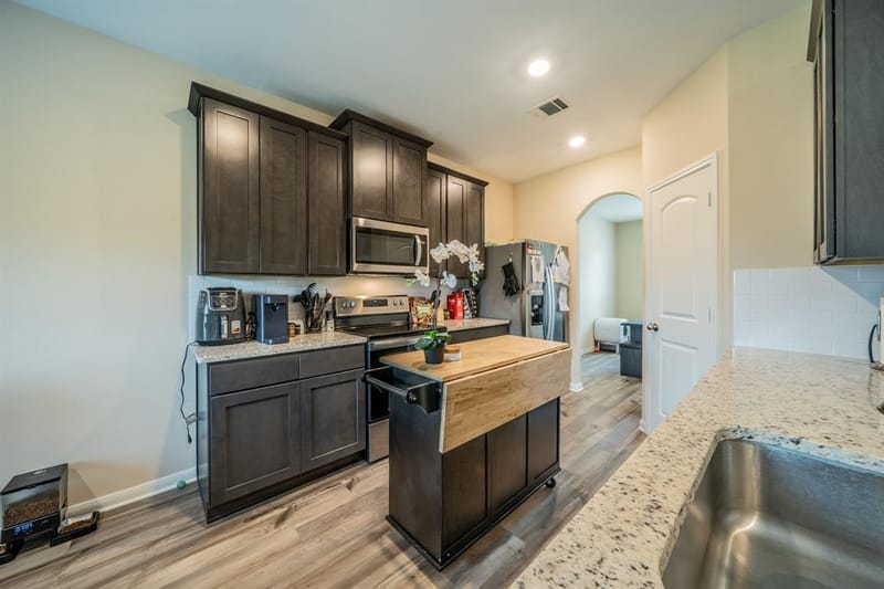 360 Ridgeland Oaks Drive, Fort Worth TX 76120 - Photo 7