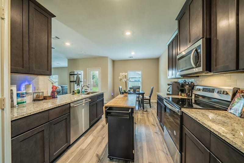 360 Ridgeland Oaks Drive, Fort Worth TX 76120 - Photo 5