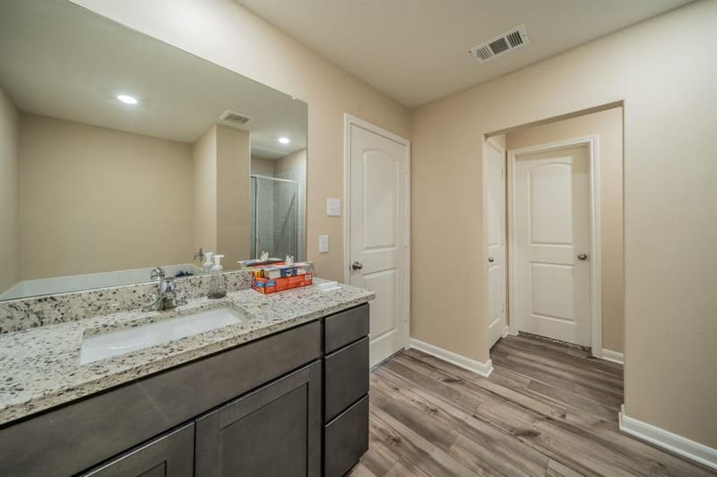 360 Ridgeland Oaks Drive, Fort Worth TX 76120 - Photo 11