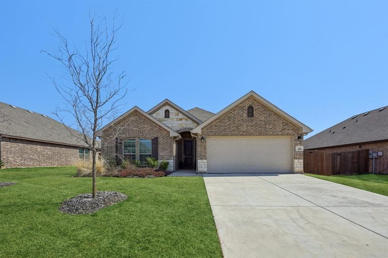 212 Magnolia Drive, Azle TX 76020 - Photo 2