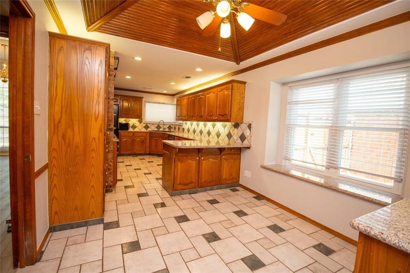 2410 Radcliffe Drive, Rowlett TX 75088 - Photo 10